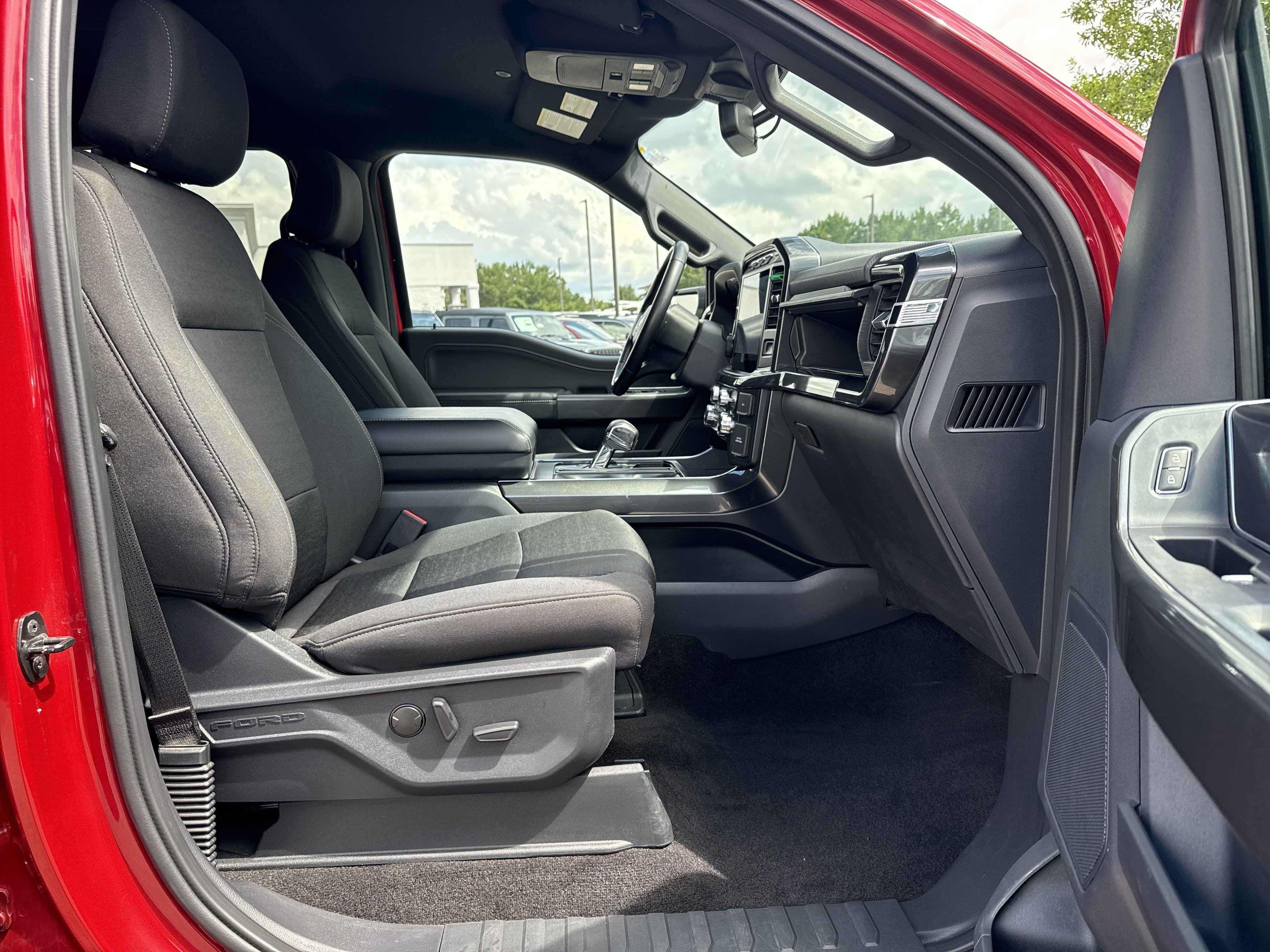 Used 2022 Red Ford XLT image 13
