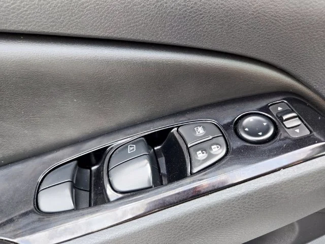 Used 2023 Silver Nissan 2.5 SV image 35