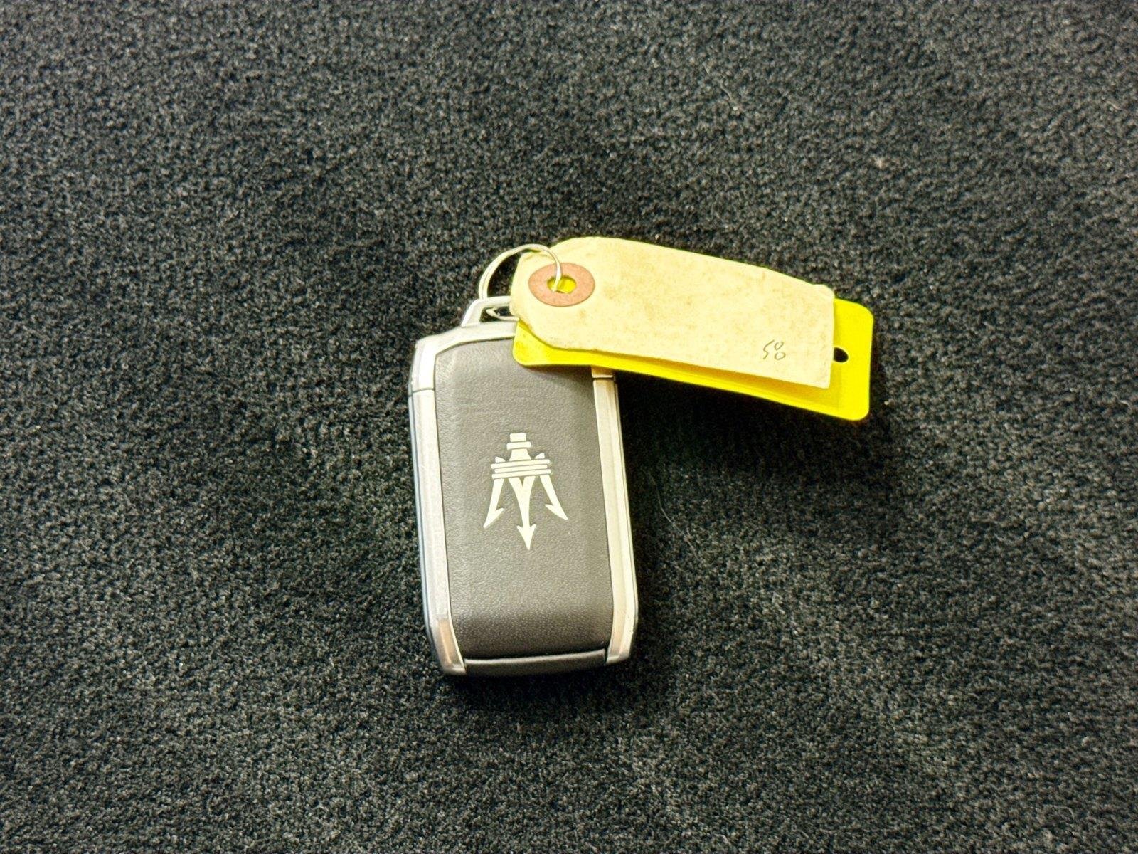 Used 2023 Bianco Solid Maserati  image 45