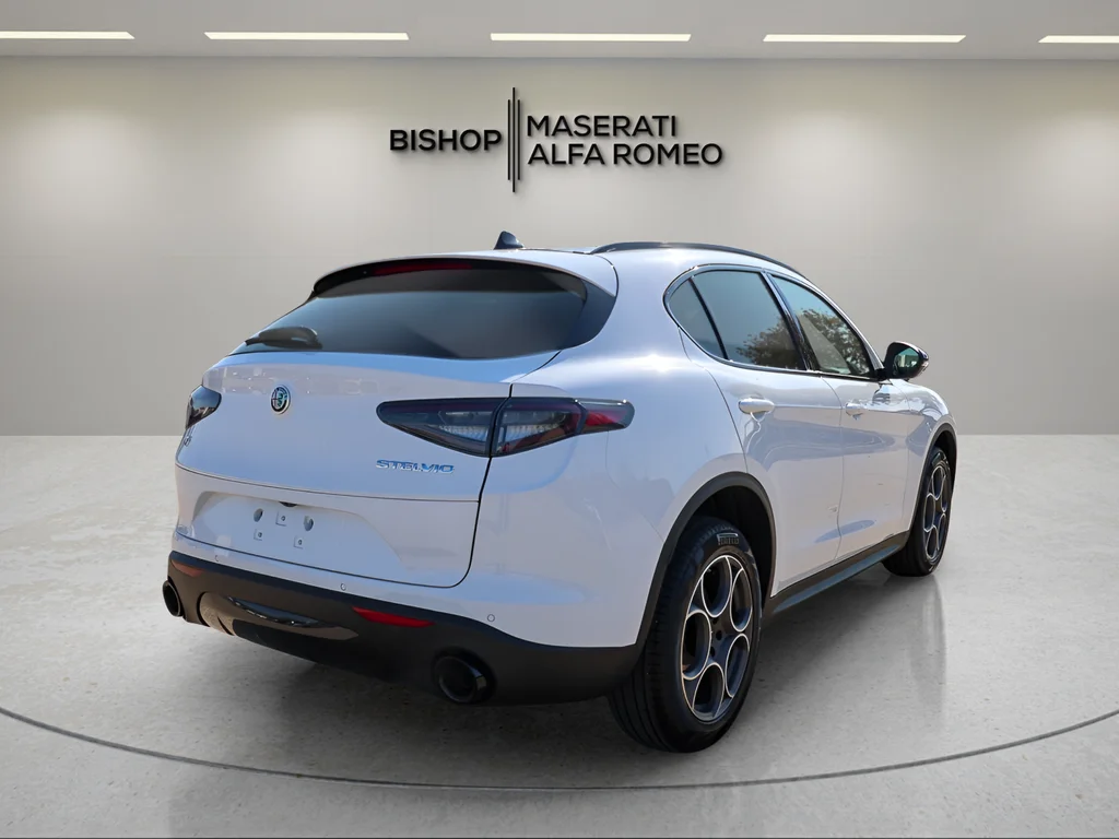 New 2025 White Alfa Romeo Base image 7