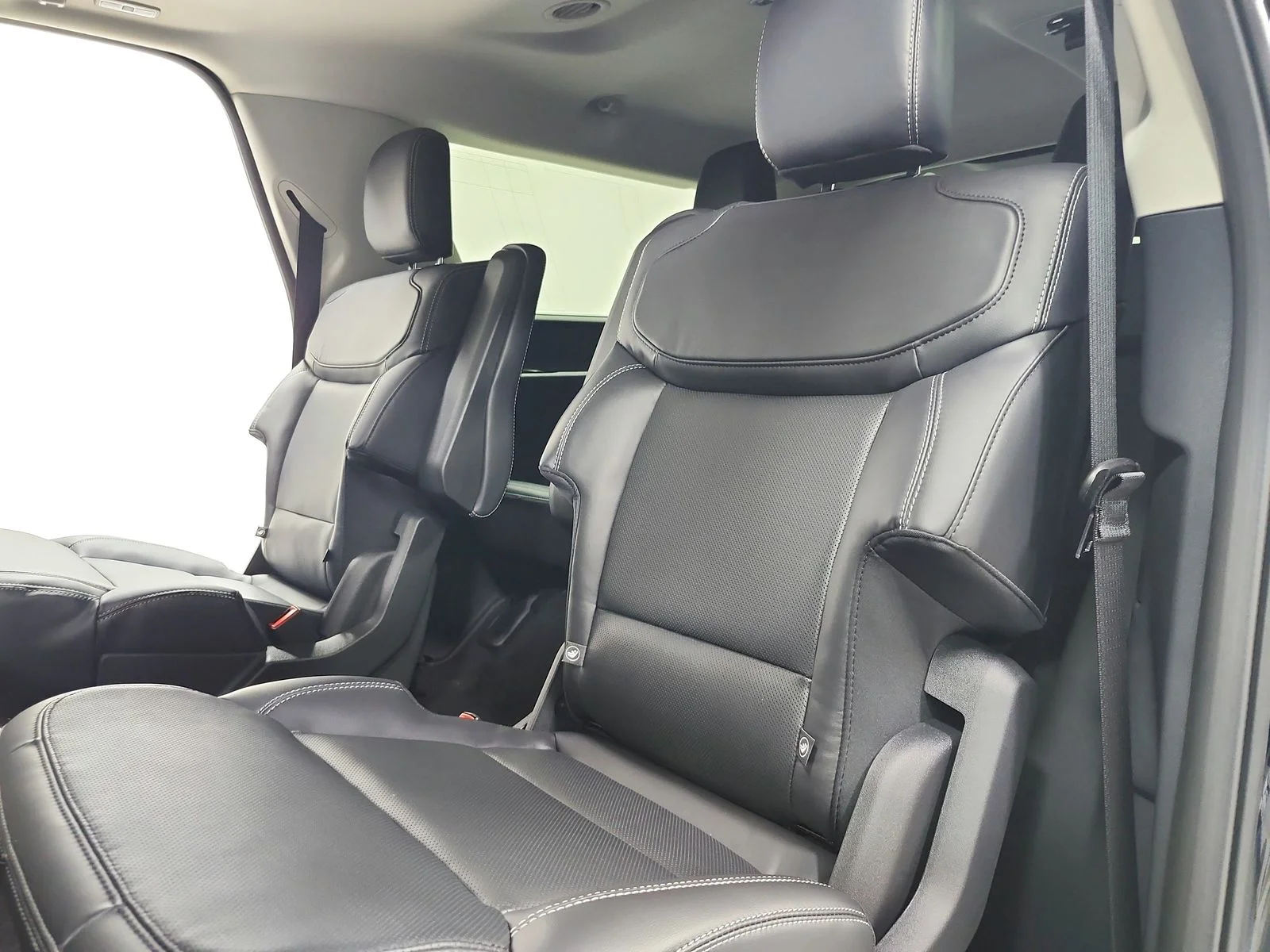 New 2027 Black Ford Platinum image 41