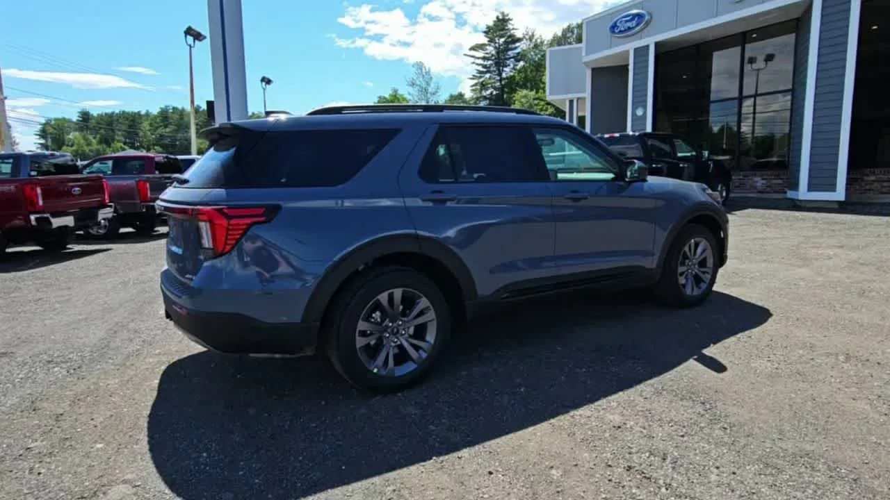 New 2026 Vapor Blue Metallic Ford Active image 8