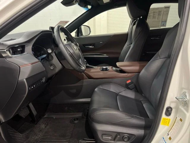 Used 2022 White Toyota XLE image 9