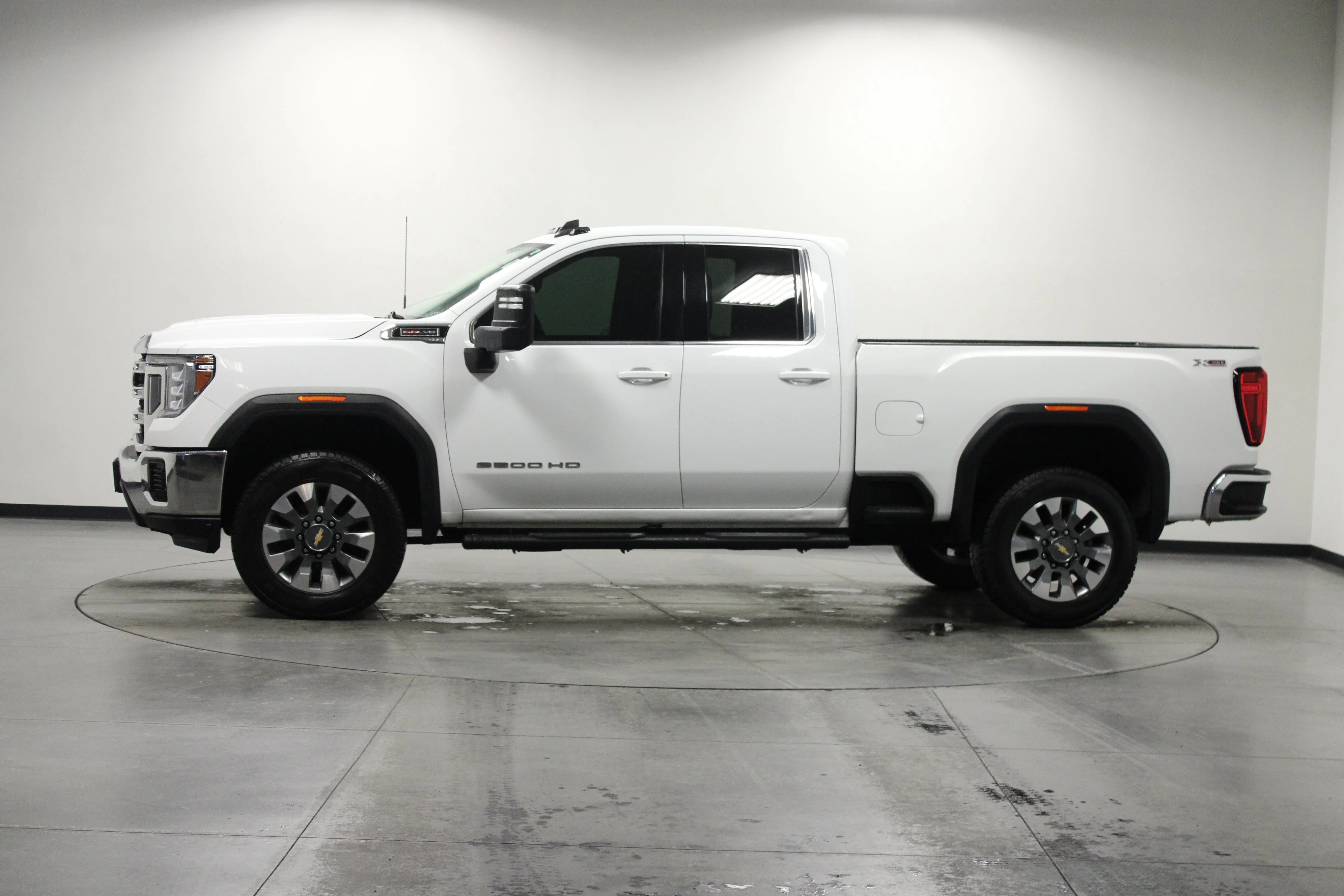 Used 2021 Summit White GMC SLE image 7