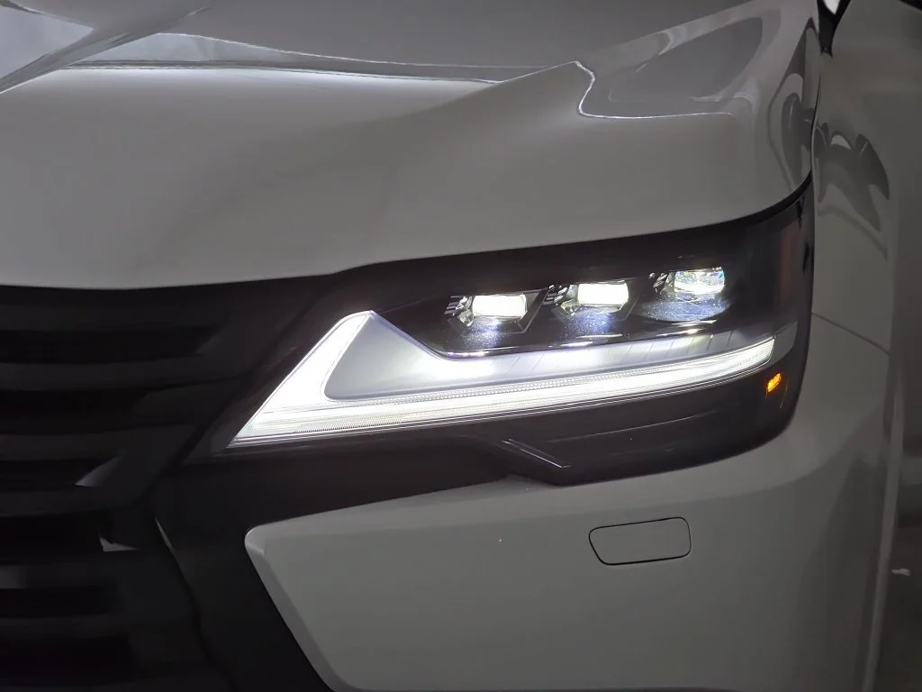New 2026 Eminent White Pearl Lexus LUXURY image 30