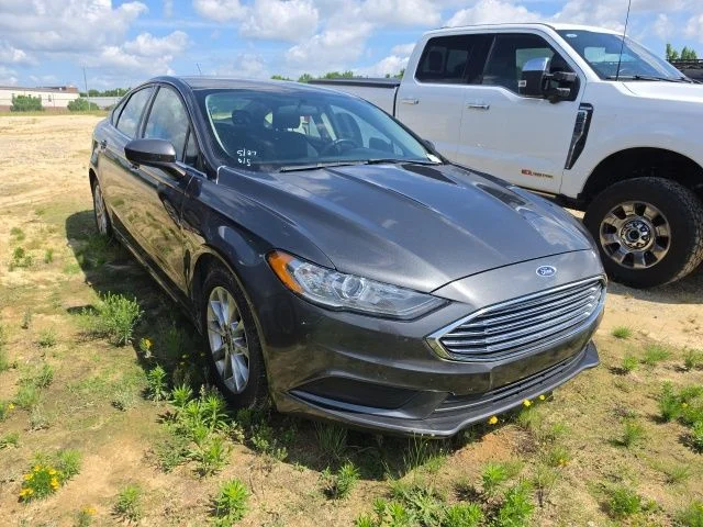 Used 2017 Gray Ford SE image 3