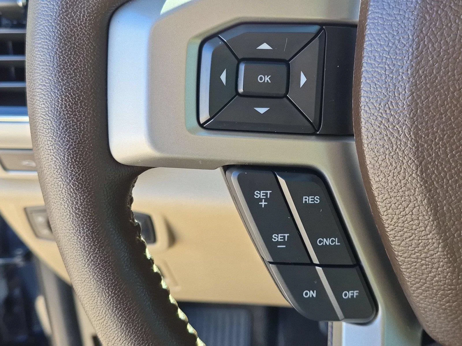 Used 2018 Blue Jeans Metallic Ford LARIAT image 19