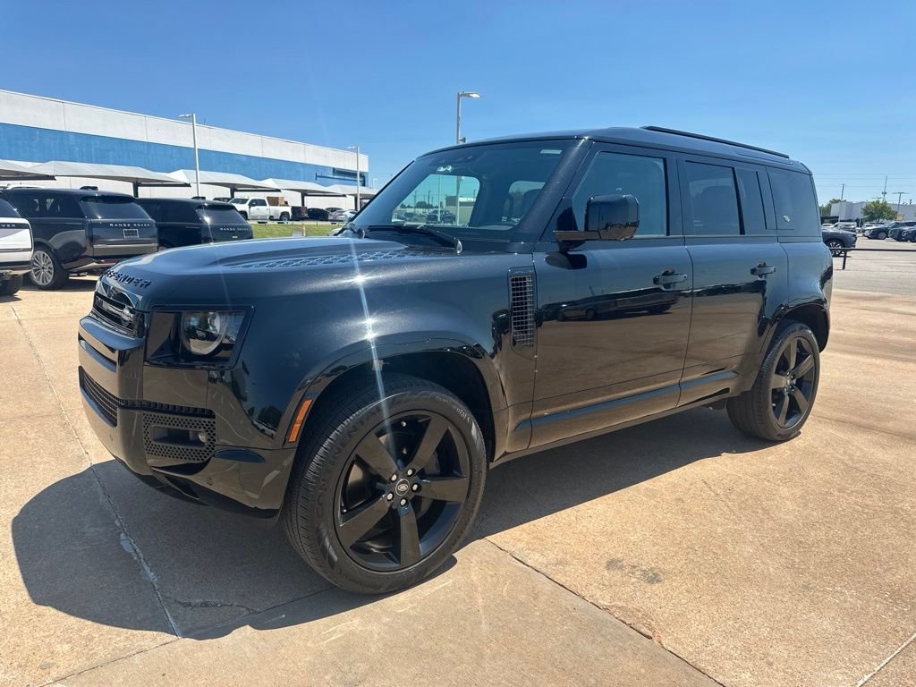 Used 2024 Santorini Black Metallic Land Rover X-Dynamic SE image 1