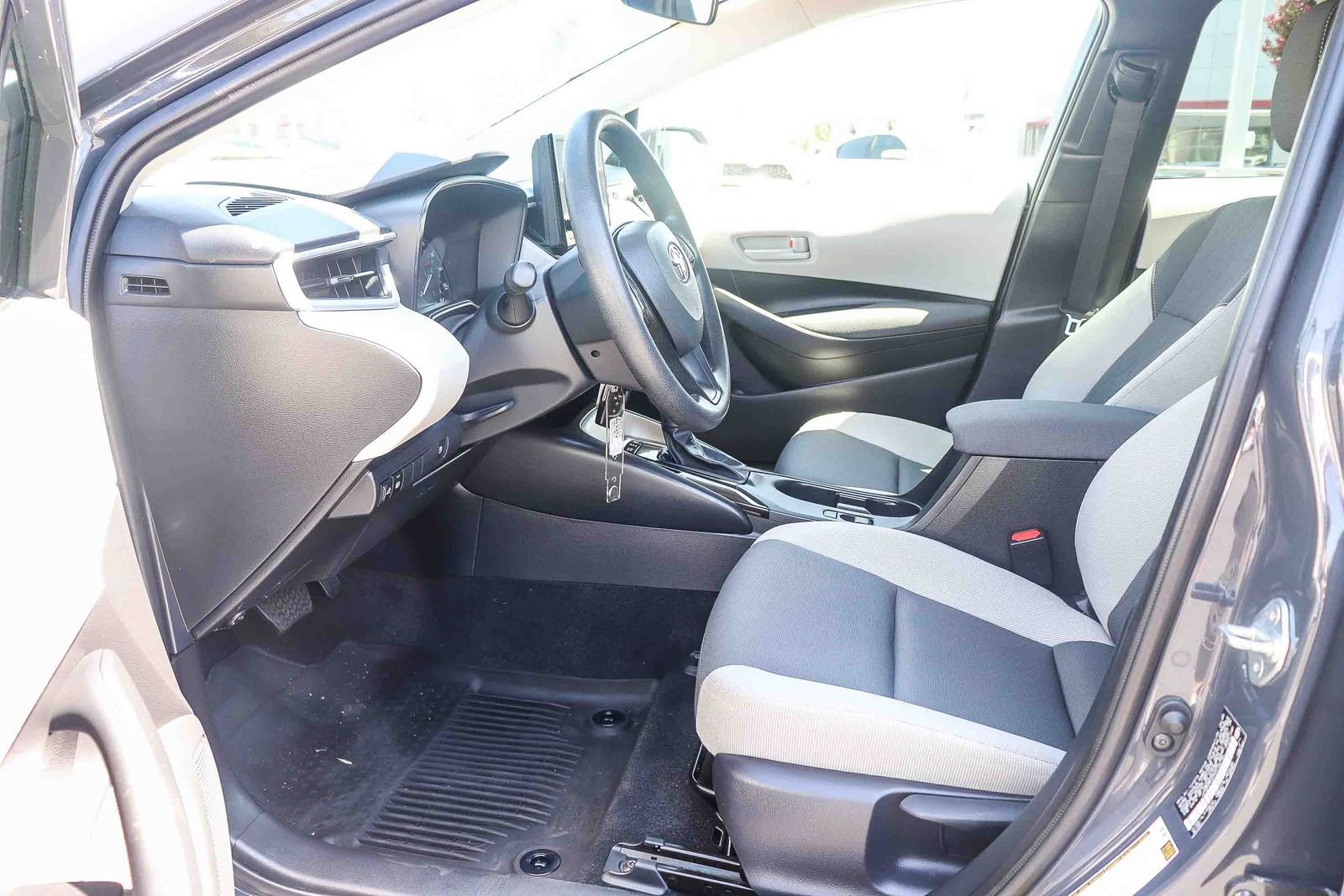 Used 2025 Underground Toyota LE image 22