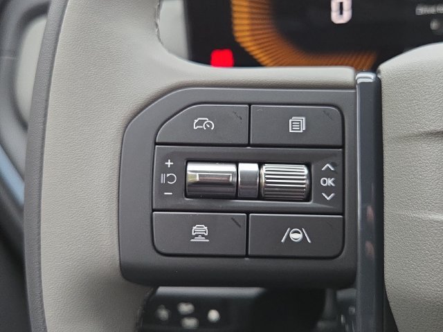 New 2027 Snow White Pearl Kia EX image 15