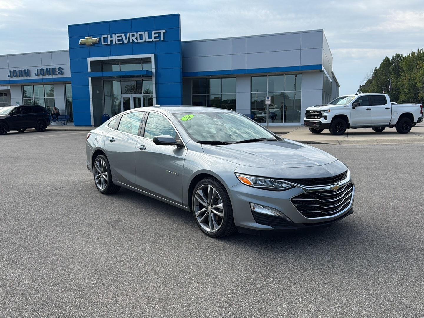 Used 2024 Sterling Gray Metallic Chevrolet LT image 2