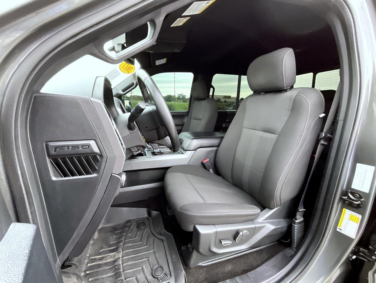 Used 2017 Gray Ford XLT image 10