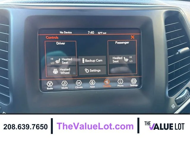 Used 2019 Silver Jeep Latitude Plus image 15
