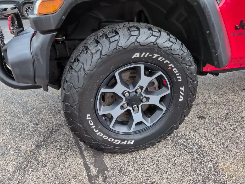 Used 2020 Red Jeep Sport image 10