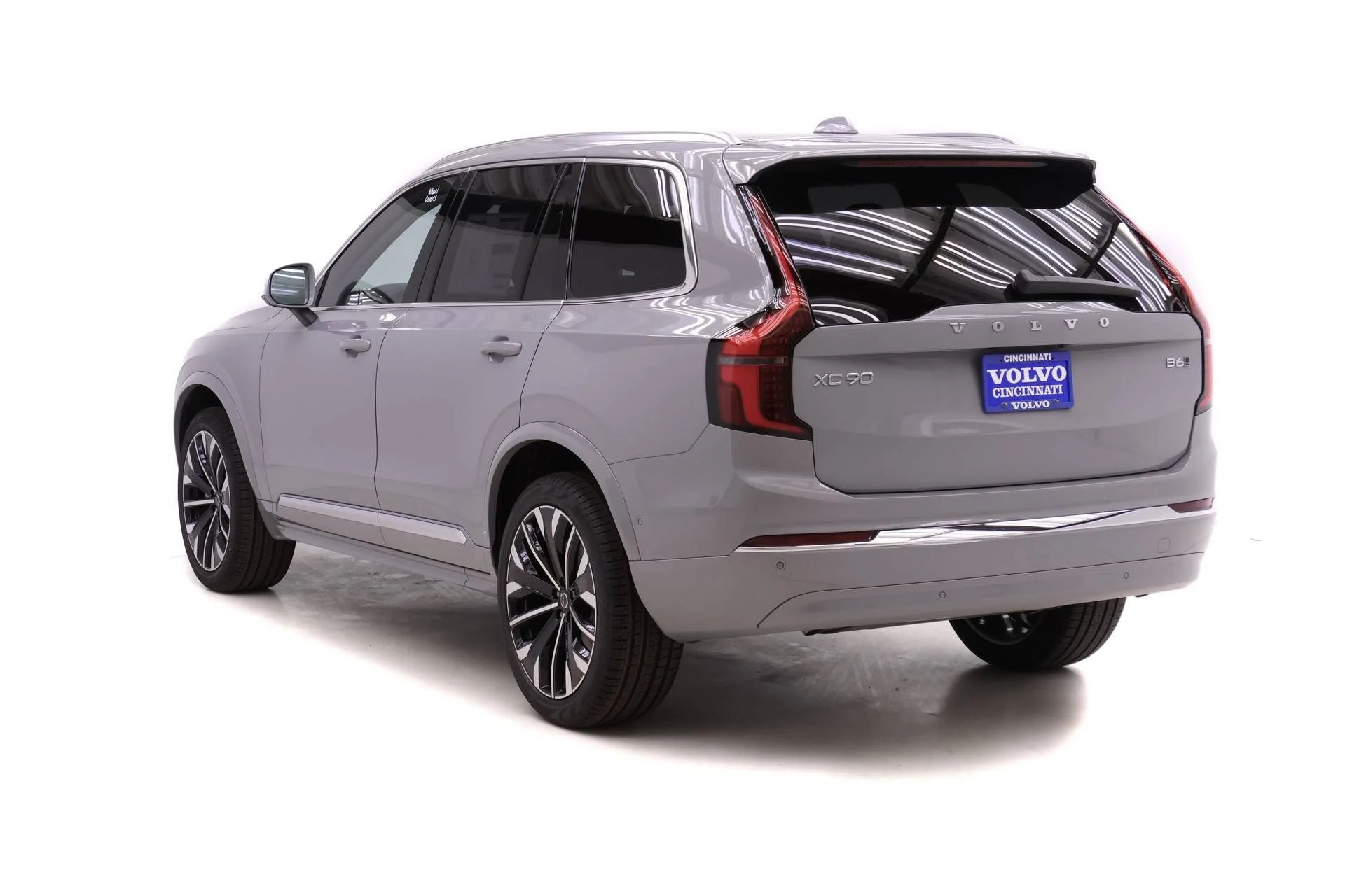New 2026 Vapour Grey Volvo Ultra image 4