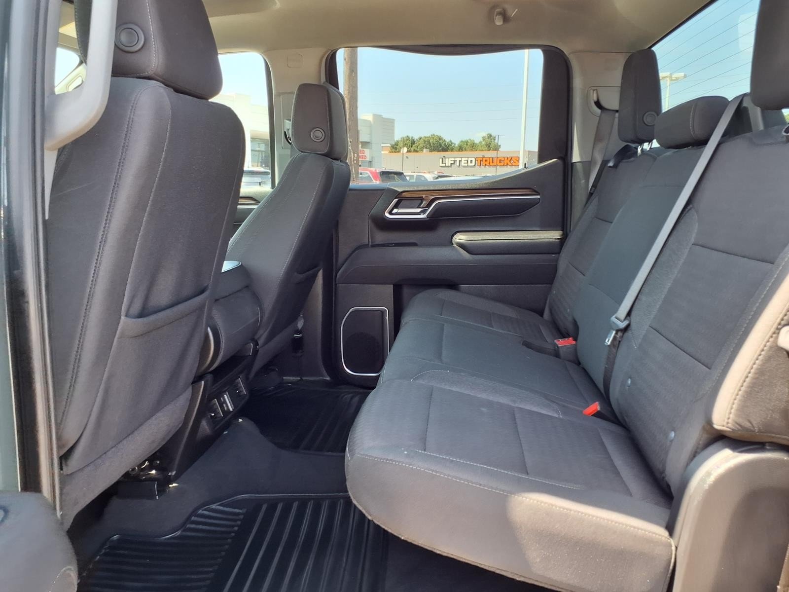 2025 Chevrolet Silverado 1500 LT - 11