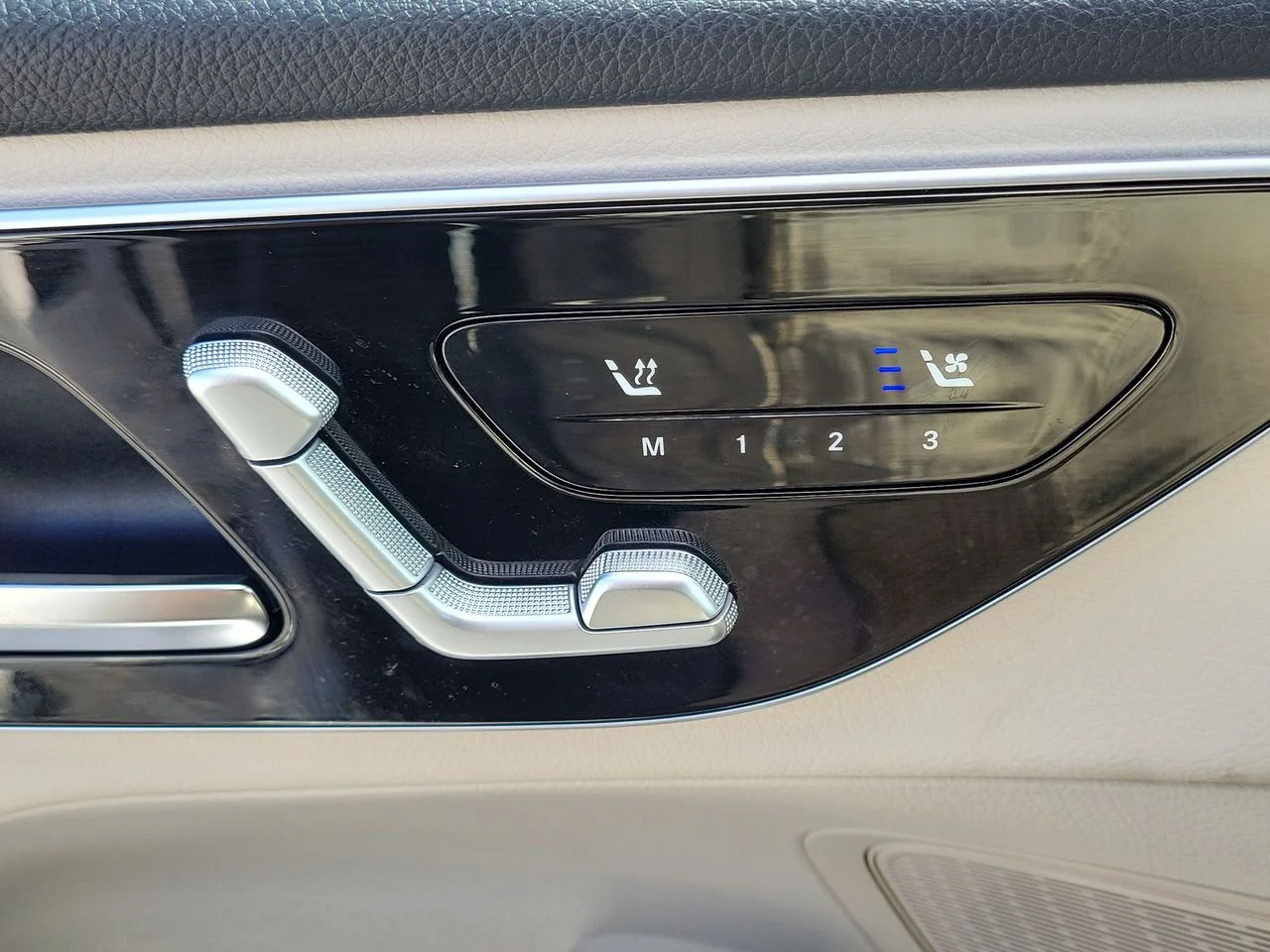 Used 2026 White Mercedes-Benz GLC 300 image 24