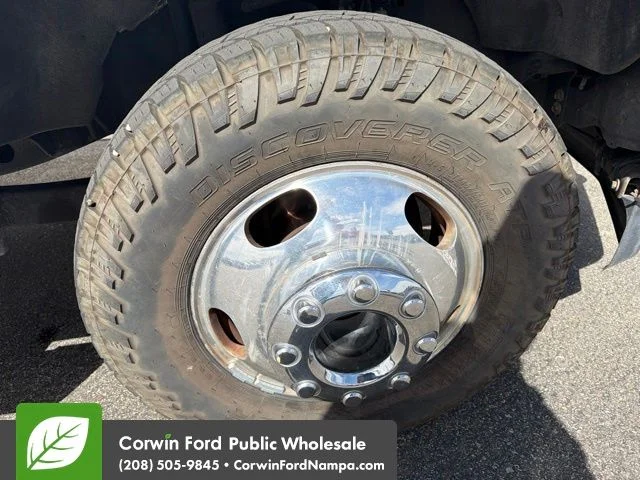 Used 2019 White Platinum Clearcoat Metallic Ford  image 6