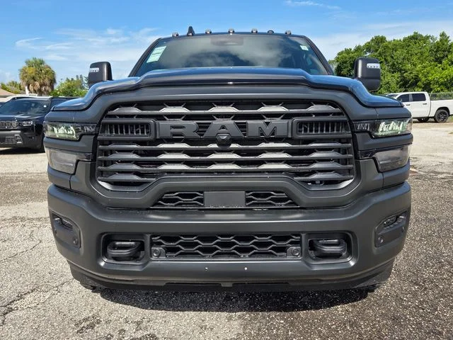 New 2026 Diamond Black Crystal Pearl-Coat Exterior Paint RAM Warlock image 4