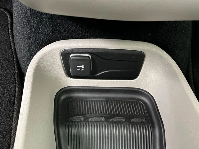 Used 2024 Silver Mist Clearcoat Chrysler Touring L image 23