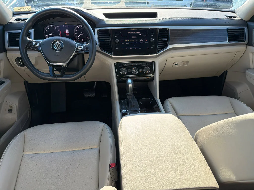 Used 2019 White Volkswagen SEL image 23