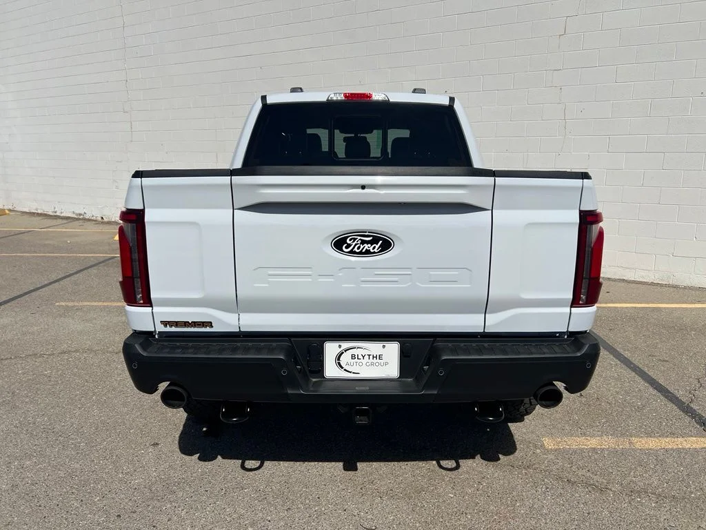 New 2026 Oxford White Ford Tremor® image 4