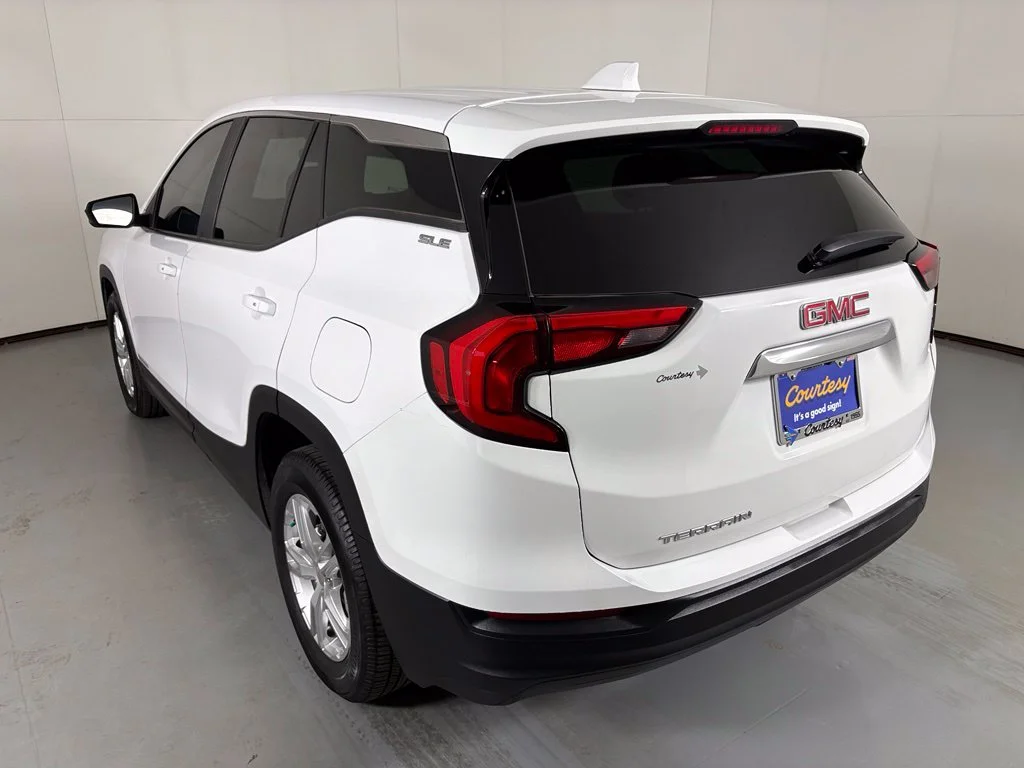 Used 2021 White GMC SLE image 6