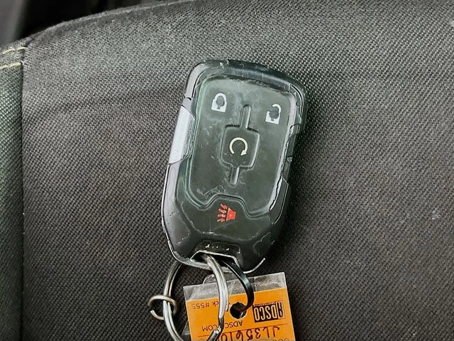 Used 2018 Black GMC SLE image 28