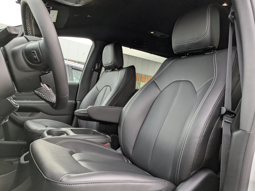 New 2026 White Chrysler SXT - - FWD - Power Liftgate - Power Sliding Doors - Leather & More! image 14