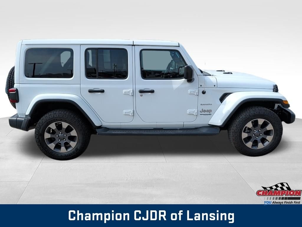 Used 2018 White Jeep Unlimited Sahara image 7