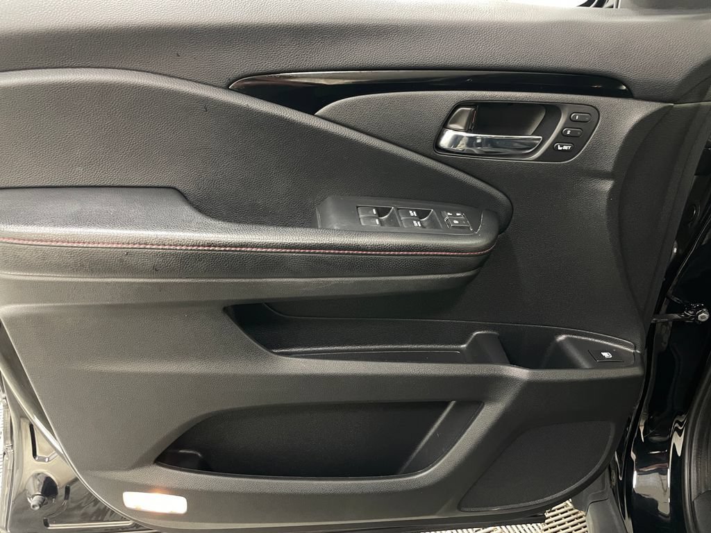 Used 2019 Black Honda Black Edition image 28