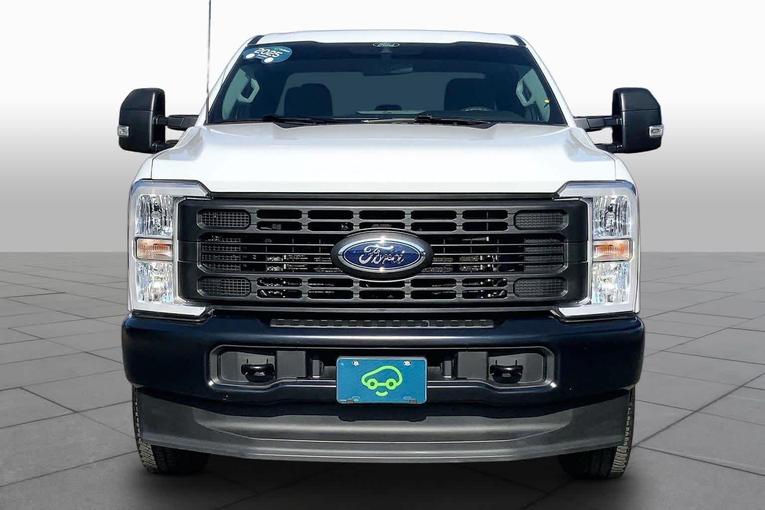 Used 2025 White Ford XL image 4