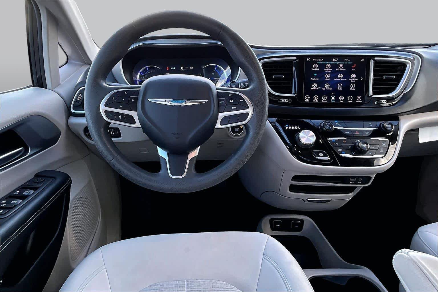 Used 2018 Brilliant Black Crystal Pearlcoat Chrysler Hybrid Touring Plus image 6