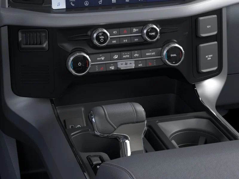 2025 Ford F-150 Lightning XLT - Photo 15