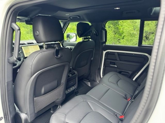 New 2026 Fuji White Land Rover X-Dynamic SE image 12