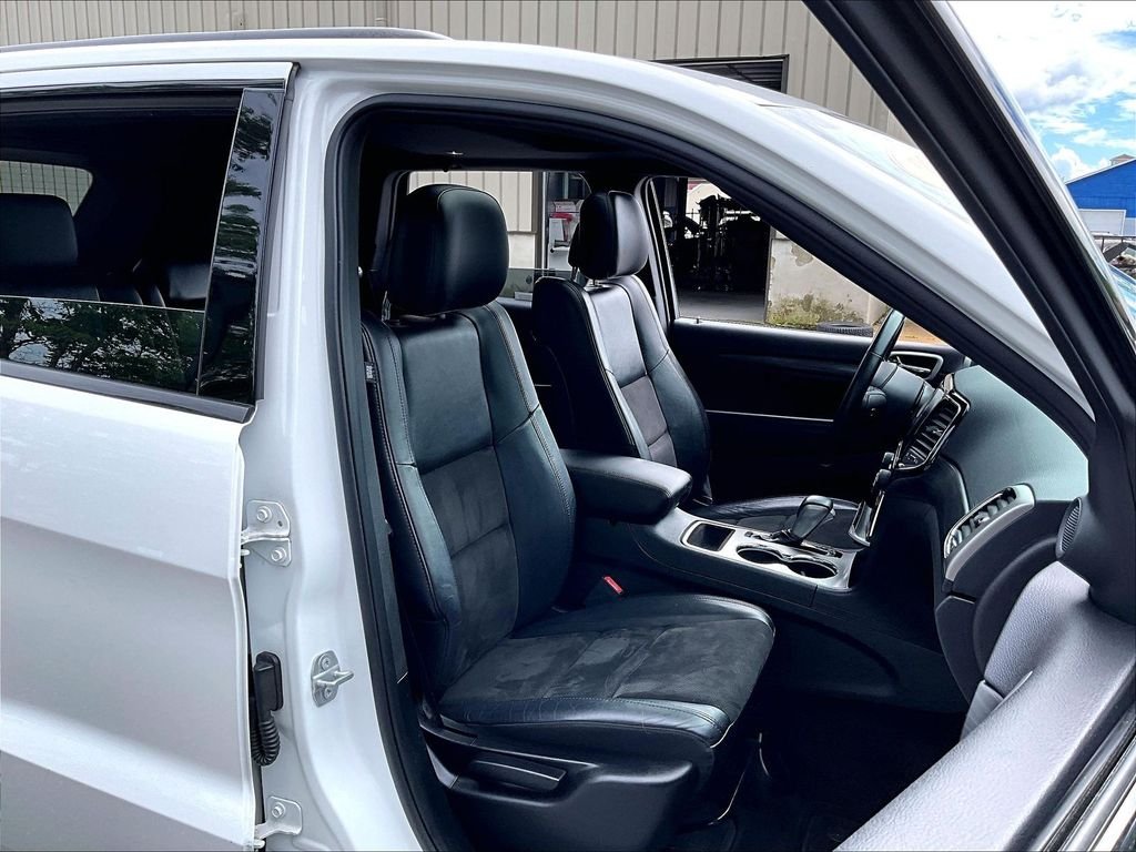 Used 2019 Bright White Clearcoat Jeep Altitude image 11