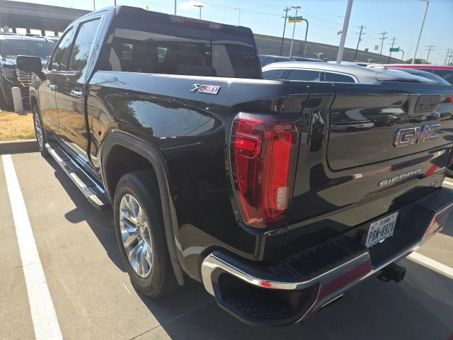 Used 2021 ONYX BLACK GMC SLT image 3
