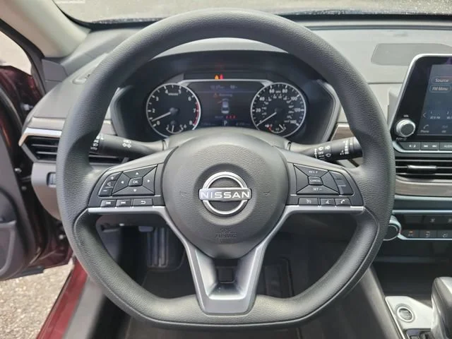 2025 Nissan Altima SV - Photo 20