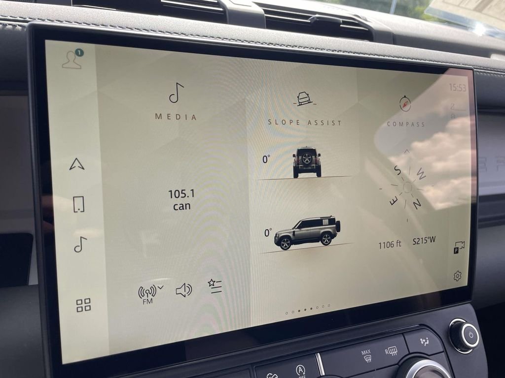New 2026 Santorini Black Land Rover X-Dynamic SE image 24