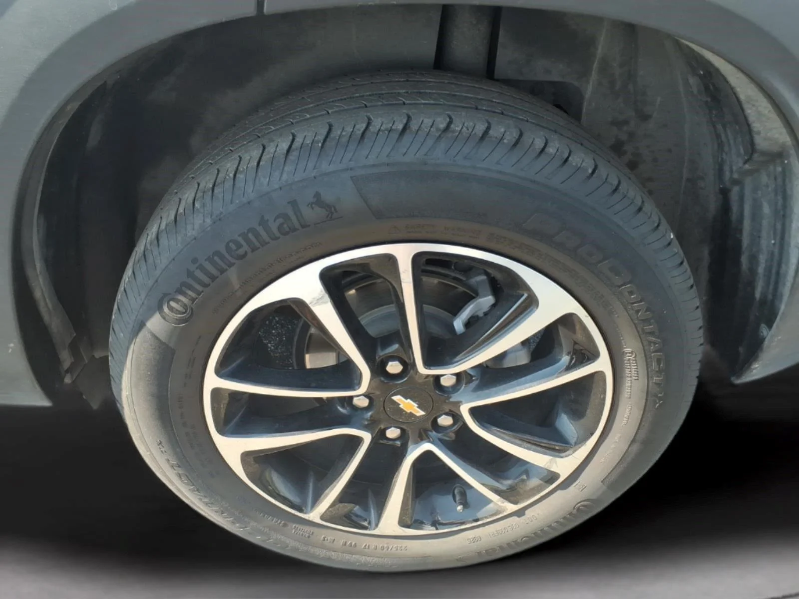 Used 2025 Sterling Gray Metallic Chevrolet LT image 10
