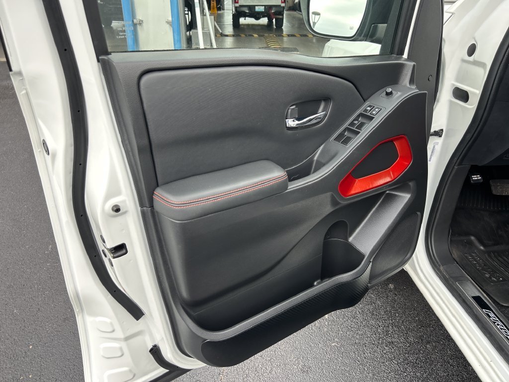 Used 2023 White Nissan PRO-4X image 12
