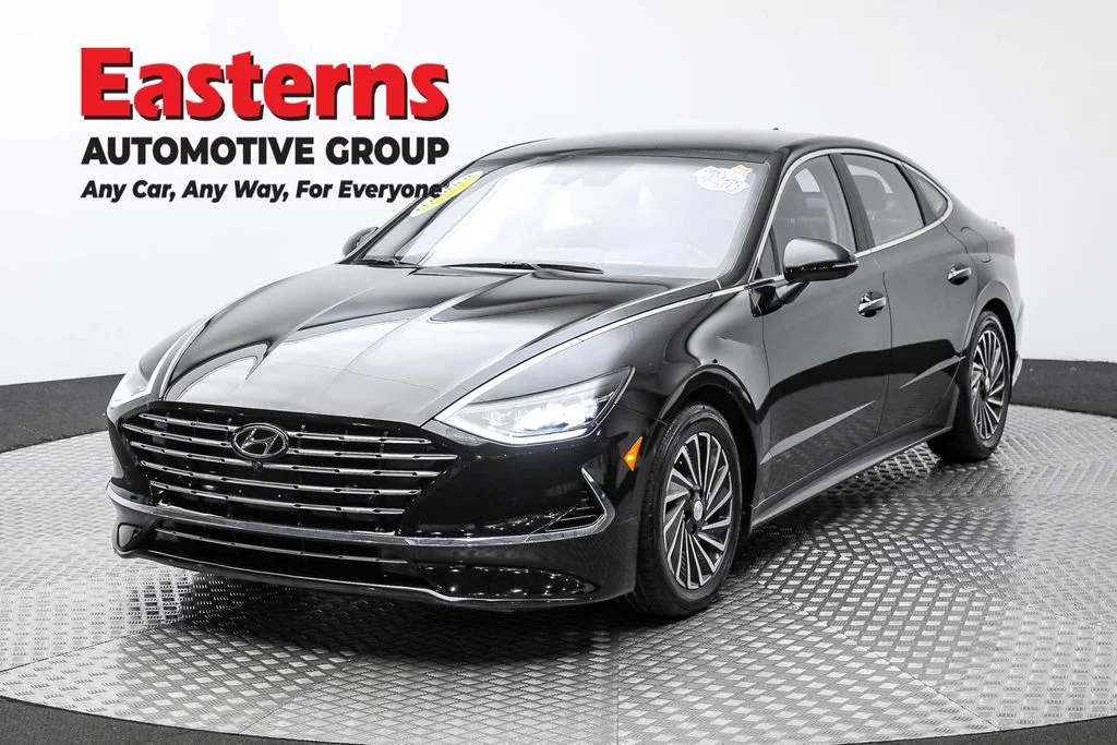 Used 2020 Black Hyundai Limited image 1