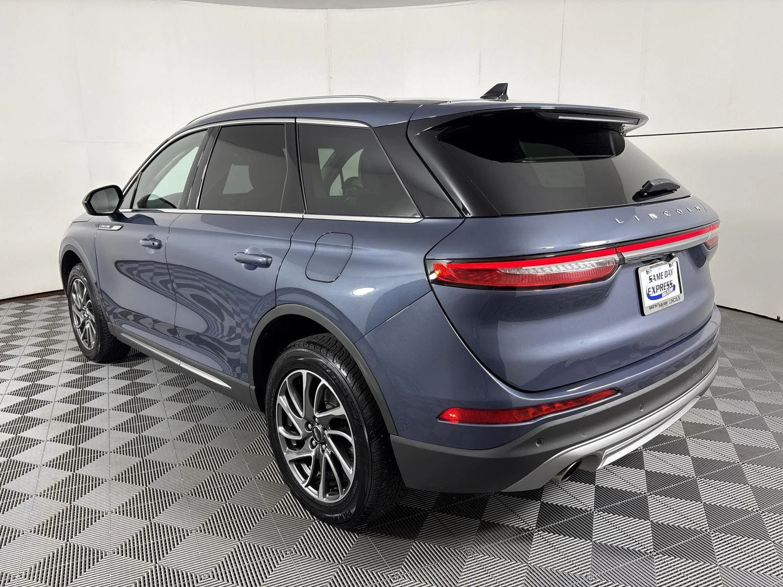 Used 2022 Ocean Drive Blue Metallic Tinted Clearciat Lincoln Standard image 16