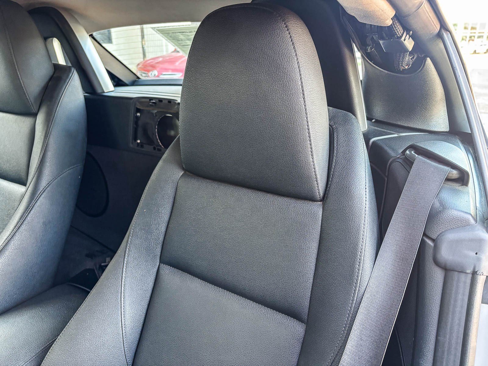 Used 2011 Titanium Silver Metallic BMW sDrive30i image 18
