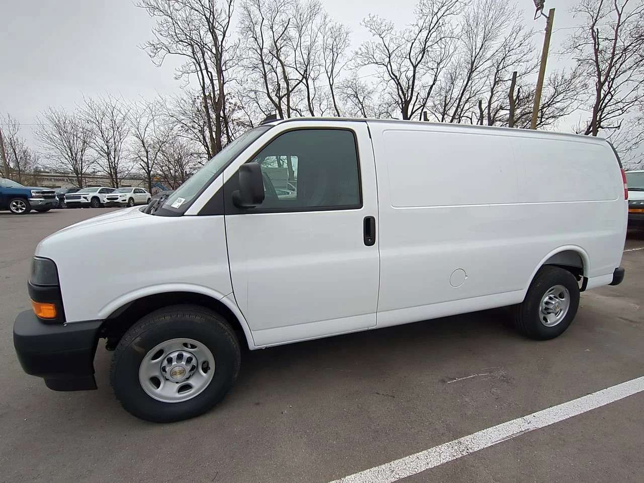 2025 Chevrolet Express 2500 Work Van HD's photo