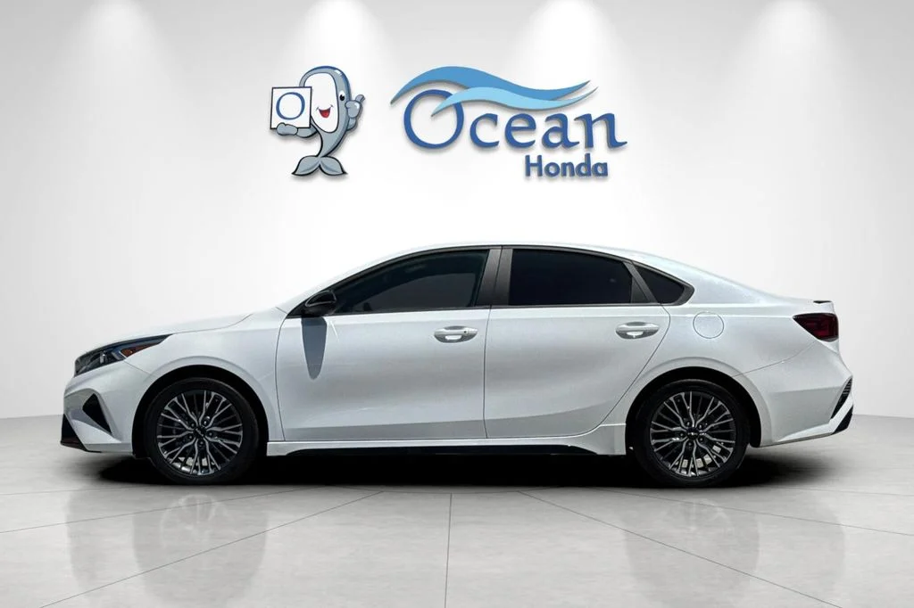 Used 2024 Snow White Pearl Kia GT-Line image 7