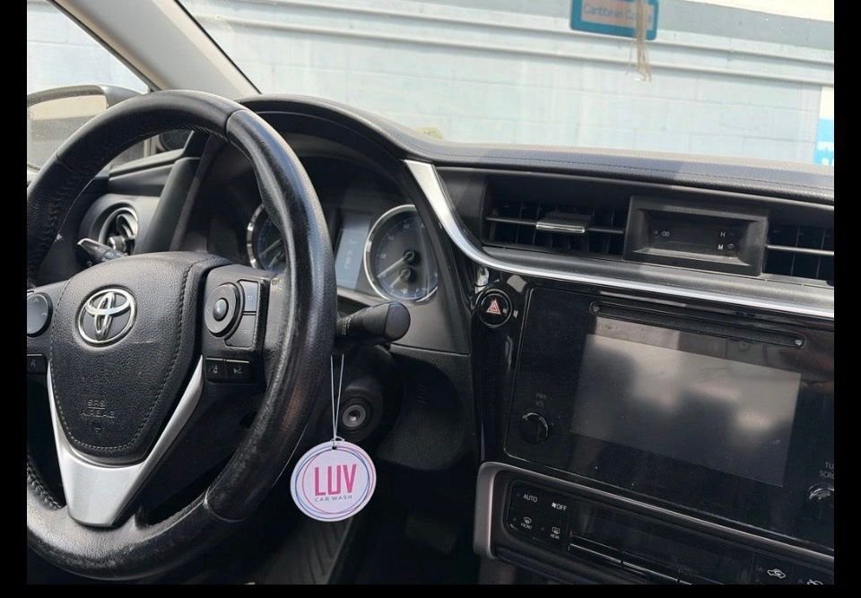 Used 2019 White Toyota SE image 25