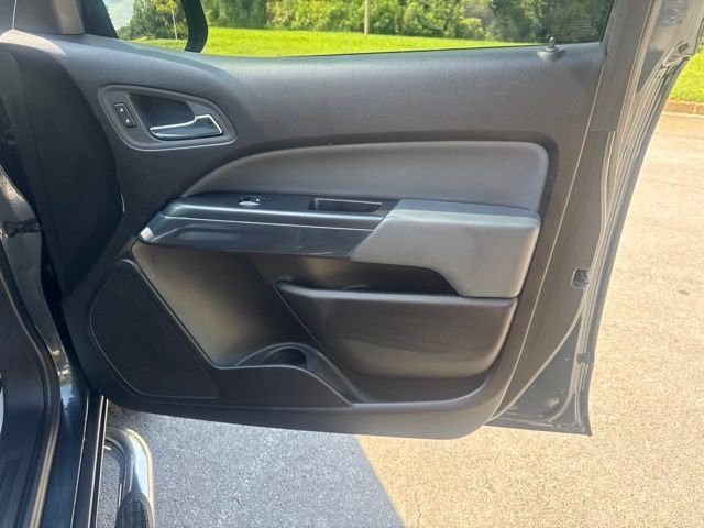 Used 2019 Gray Chevrolet Z71 image 10