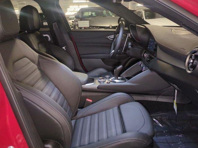 New 2025 Alfa Rosso (Red) Exterior Paint Alfa Romeo  image 27