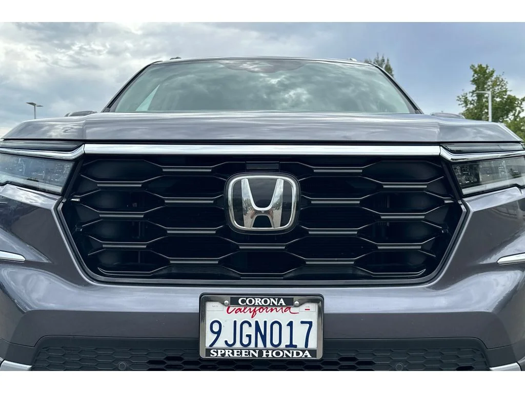 Used 2024 Modern Steel Metallic Honda Touring image 51